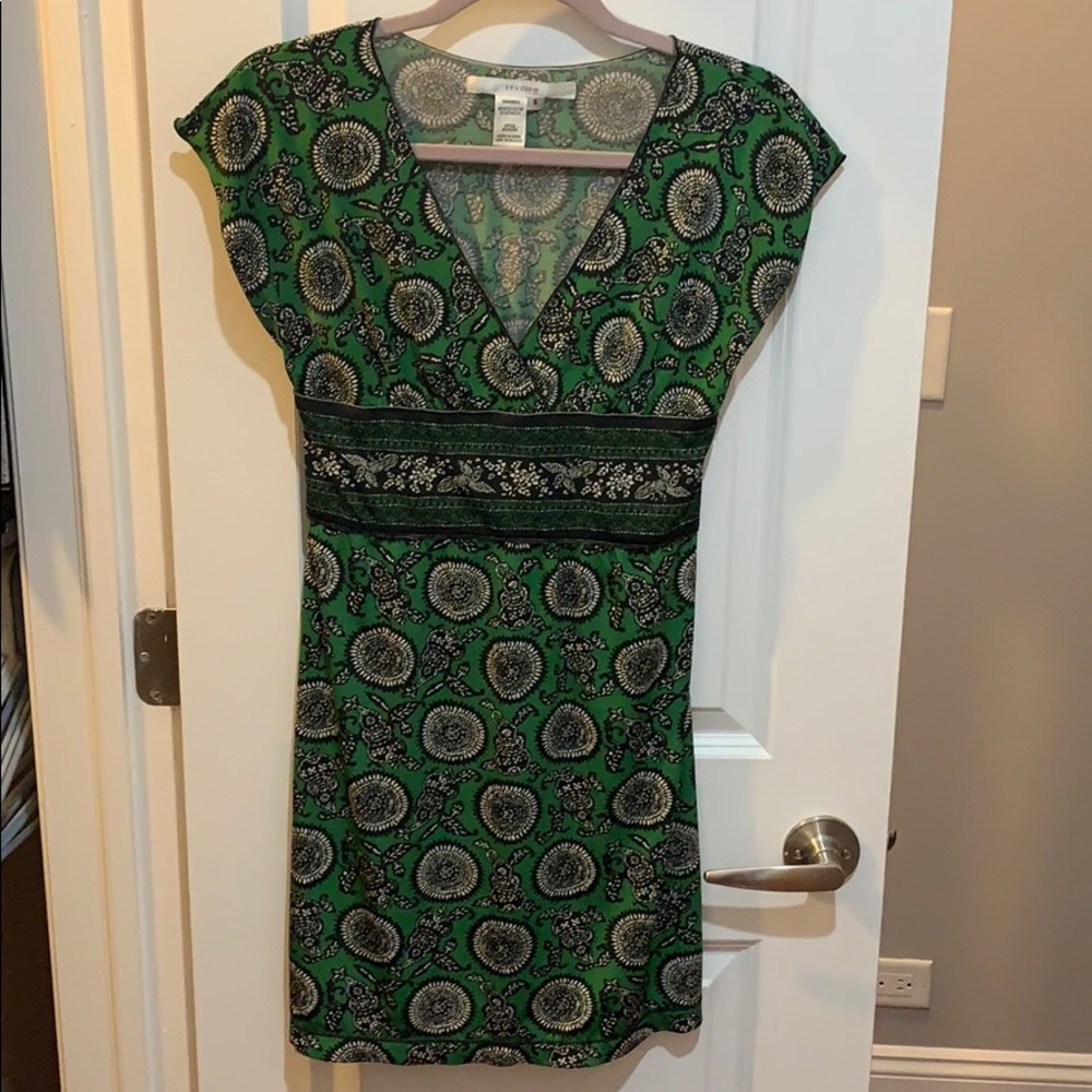 Max studio green dress-last chance! $5